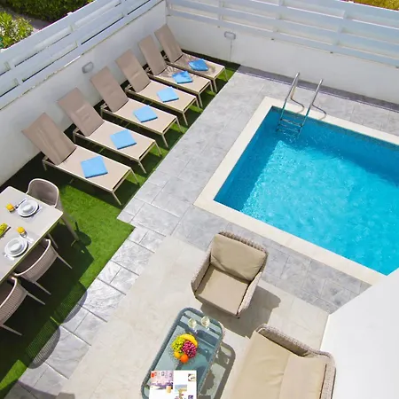 Βίλα Dina Πρωταράς