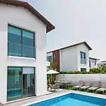 Dina Villa Protarász